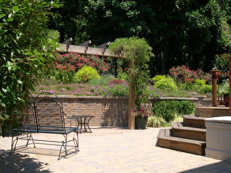 Crofton wall and pergola after